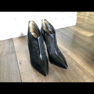 Sam Edelman Black Pointed Toe Leather Ankle Boots